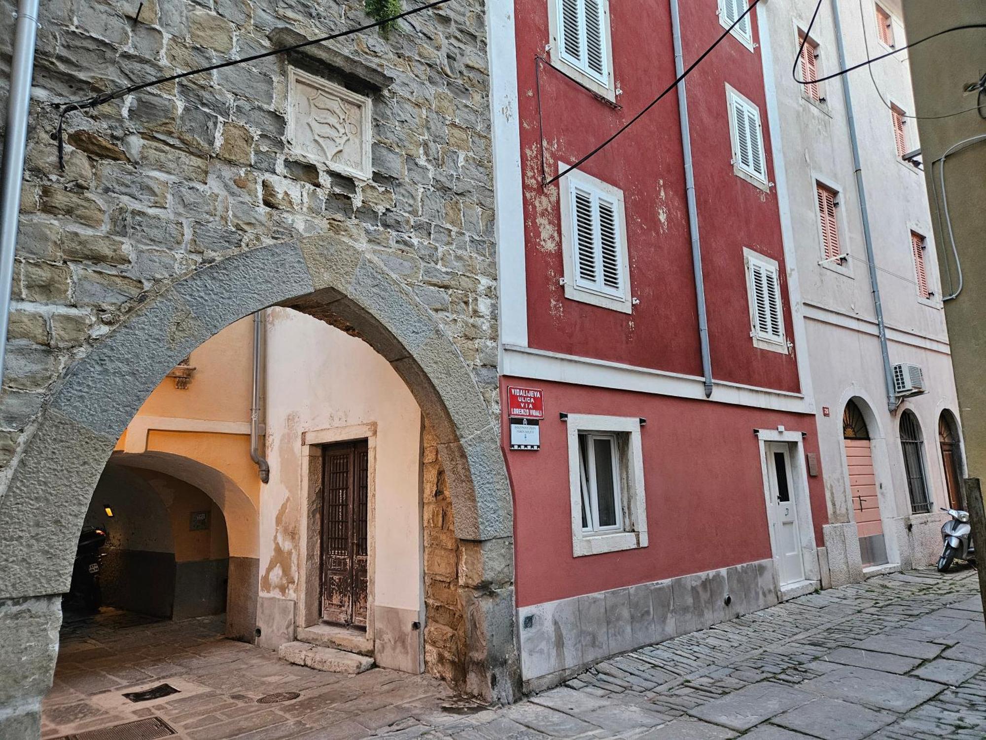 Don Dolfino Guesthouse - Hisa Dolfinova Vrata Piran Exterior photo
